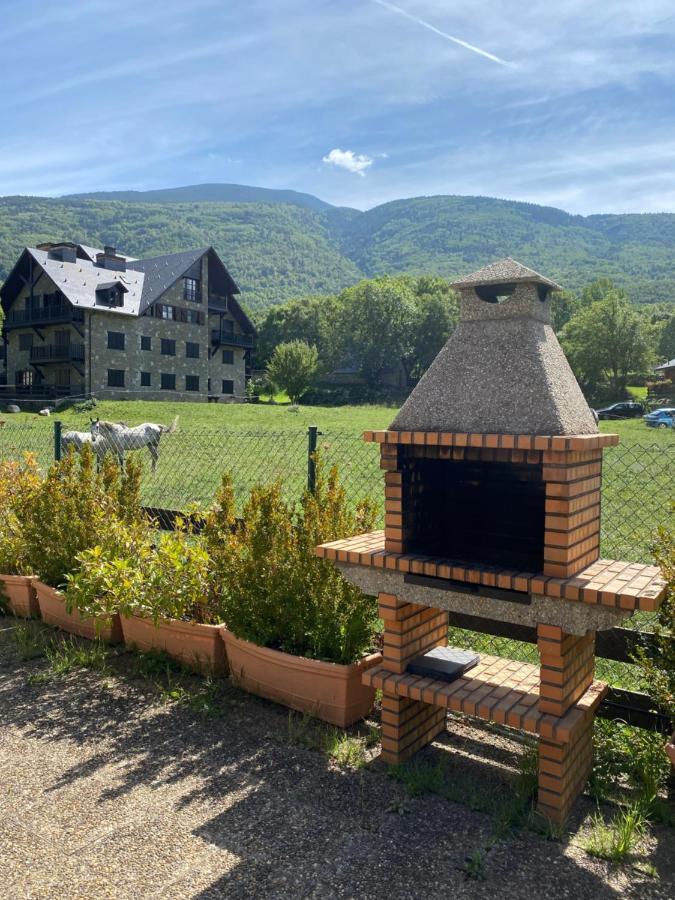 Apartmán Check-In Casas Cumbre De Benasque Eriste Exteriér fotografie