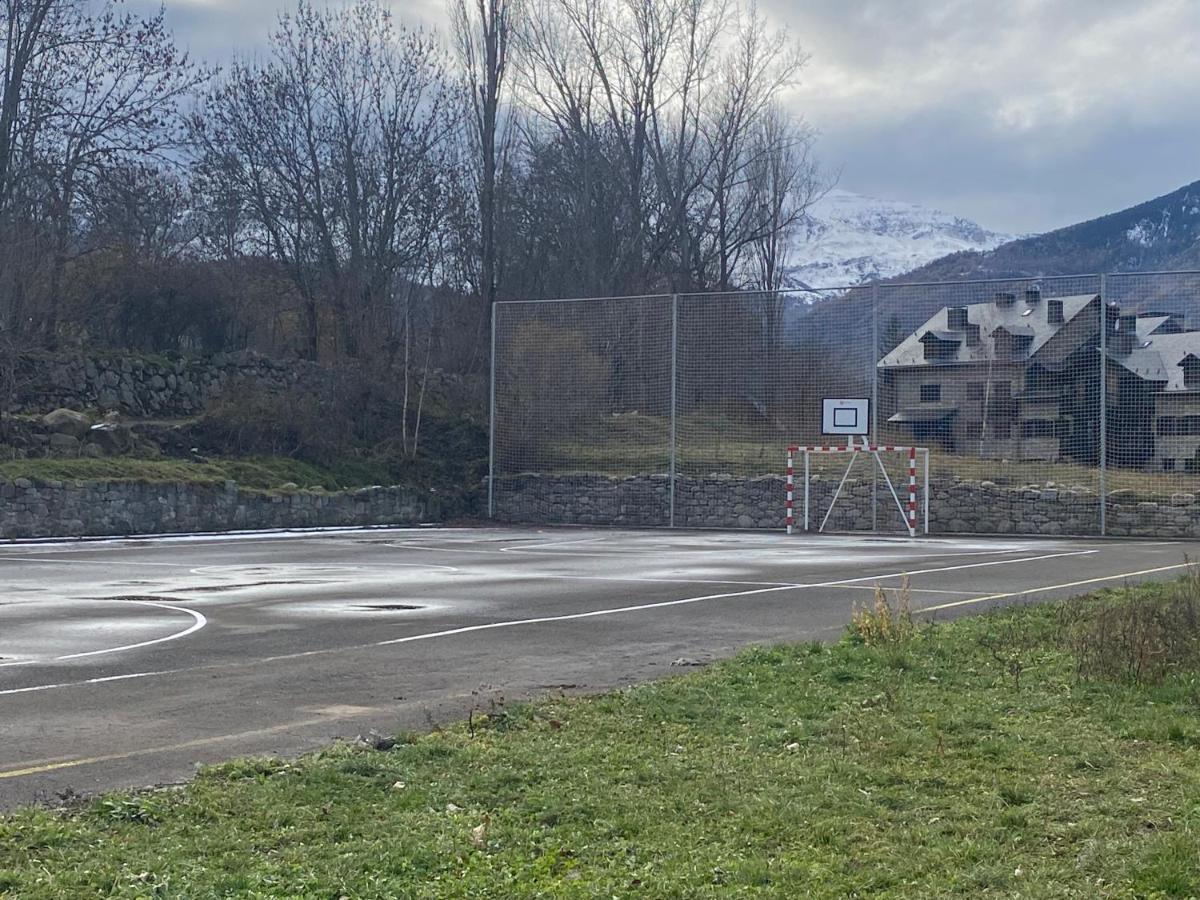Apartmán Check-In Casas Cumbre De Benasque Eriste Exteriér fotografie